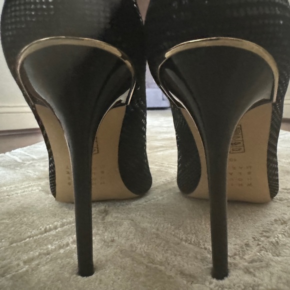 White House Black Market Black Houndstooth Pattern Heels - Picture 7 of 11